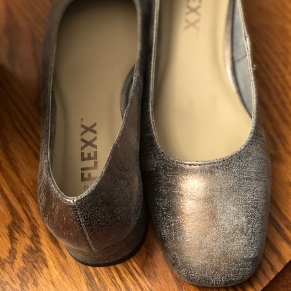 Shoes - Picture 4 of 4